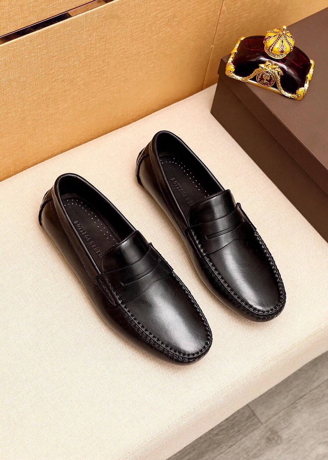 Men's Men's Shoes 💰: 460 💰💐 BV Men's Slip-on Shoes® [BOTTEGA VENETA] Official website counter new model, one-to-one mold opening ⚠Italian calfskin ➕Embossed ➕Cow 🐂 leather lining. Driving slip-ons, available at counters, sizes 38～44 (45🉑️customized)